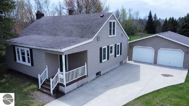 Beach Home For Sale in Oscoda, Michigan