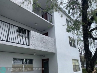 Beach Condo For Sale in Tamarac, Florida