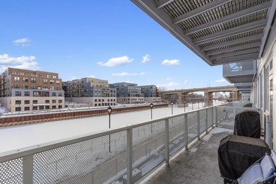 Condo For Sale in Milwaukee image photo picture