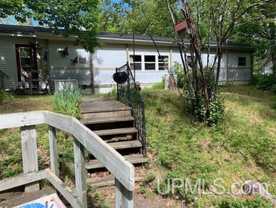 Beach Home Sale Pending in Calumet, Michigan