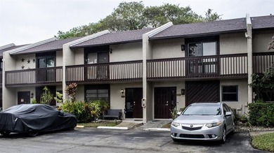 Beach Townhome/Townhouse For Sale in Deerfield Beach, Florida