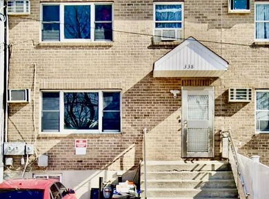Beach Townhome/Townhouse For Sale in Bronx, New York