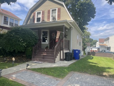 Beach Home For Sale in Stratford, Connecticut