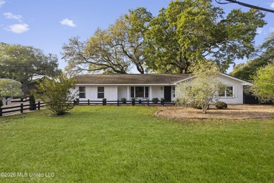 Beach Home For Sale in Pass Christian, Mississippi