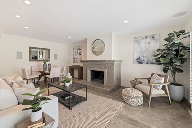 Beach Townhome/Townhouse For Sale in Manhattan Beach, California