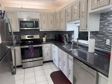 Beach Condo For Sale in Lauderdale Lakes, Florida