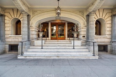 Beach Condo Active Under Contract in Long Beach, California