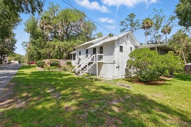 Beach Home For Sale in Yankeetown, Florida