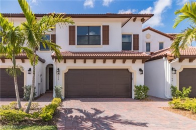 Beach Townhome/Townhouse For Sale in Fort Myers, Florida