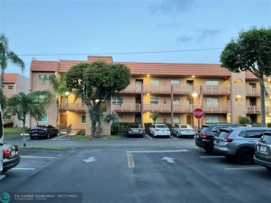 Beach Condo For Sale in Sunrise, Florida