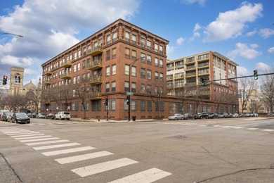 Beach Condo For Sale in Chicago, Illinois