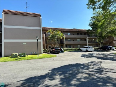 Beach Condo For Sale in Tamarac, Florida