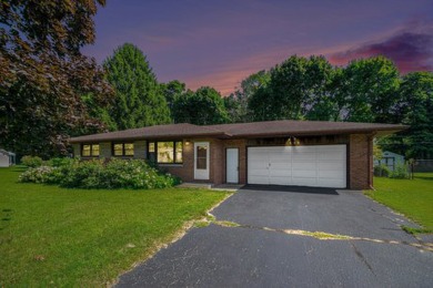 Beach Home Sale Pending in Saint Joseph, Michigan