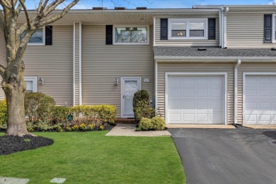Beach Townhome/Townhouse Sale Pending in Island Park, New York