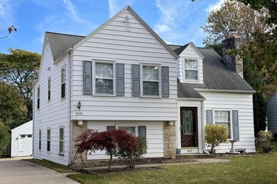 Beach Home For Sale in Fox Point, Wisconsin