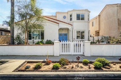 Beach Townhome/Townhouse For Sale in Huntington Beach, California