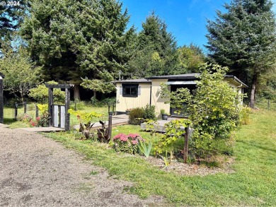 Beach Home For Sale in Yachats, Oregon