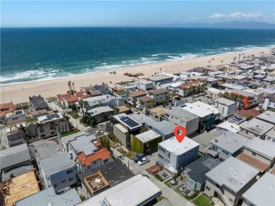 Beach Townhome/Townhouse For Sale in Manhattan Beach, California