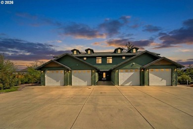 Beach Townhome/Townhouse For Sale in Florence, Oregon