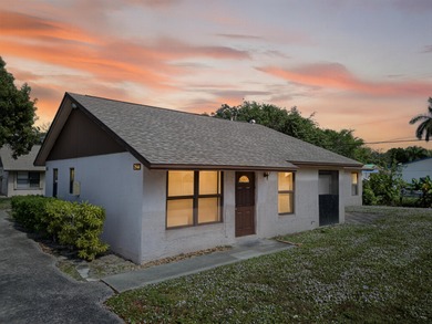 Beach Home For Sale in West Palm Beach, Florida