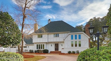 Beach Home For Sale in Morehead City, North Carolina