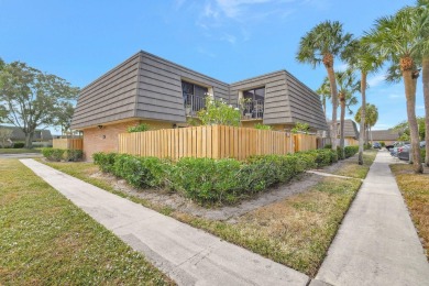 Beach Townhome/Townhouse For Sale in West Palm Beach, Florida