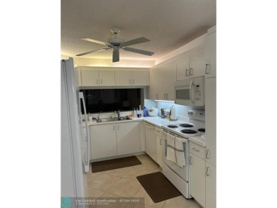 Beach Condo For Sale in Sunrise, Florida