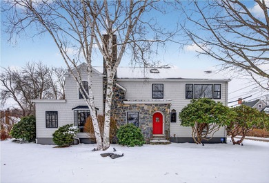 Beach Home For Sale in Cape Elizabeth, Maine