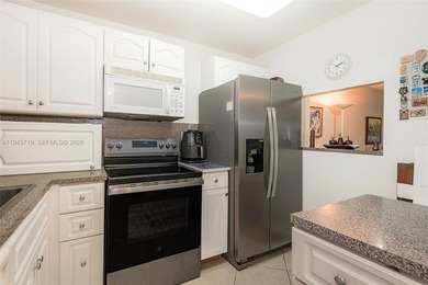 Beach Condo For Sale in Sunrise, Florida