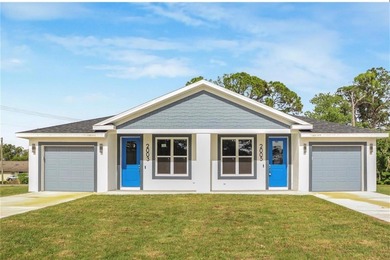 Beach Townhome/Townhouse For Sale in Edgewater, Florida