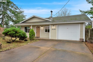 Beach Home For Sale in Florence, Oregon