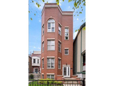 Beach Condo Active Under Contract in Chicago, Illinois