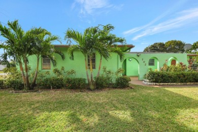 Beach Home For Sale in Boynton Beach, Florida