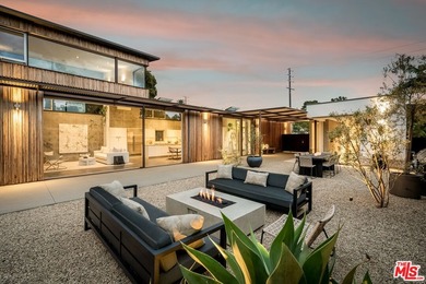 Beach Home For Sale in Venice, California
