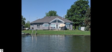 Beach Home For Sale in Pinconning, Michigan