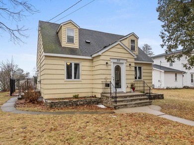 Beach Home For Sale in Sturgeon Bay, Wisconsin