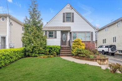 Beach Home Sale Pending in Port Washington, New York