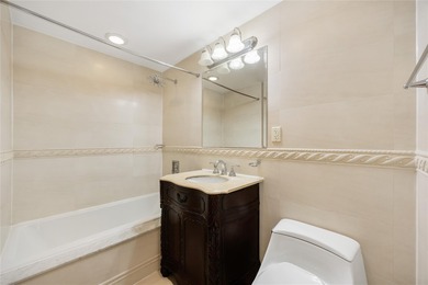 Beach Condo For Sale in Flushing, New York