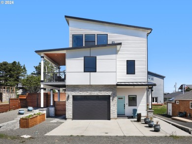 Beach Home For Sale in Seaside, Oregon