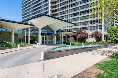 Beach Condo For Sale in Chicago, Illinois