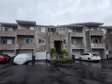 Beach Condo For Sale in East Moriches, New York