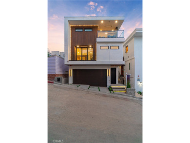 Beach Home For Sale in Manhattan Beach, California