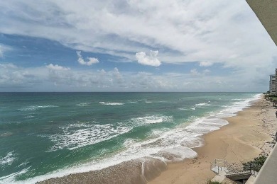 Beach Condo For Sale in Riviera Beach, Florida