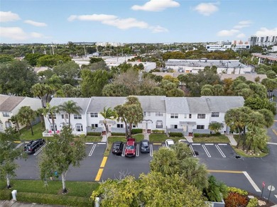 Beach Townhome/Townhouse For Sale in Pompano Beach, Florida