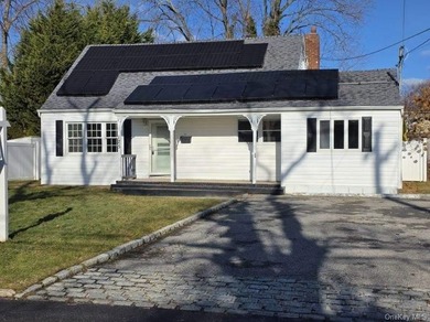 Beach Home For Sale in North Babylon, New York