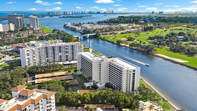 Beach Condo For Sale in North Palm Beach, Florida