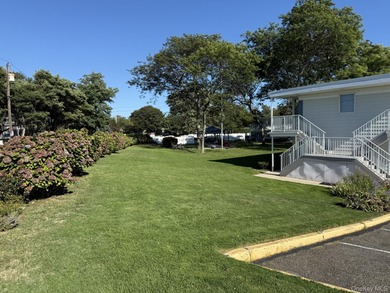 Beach Condo For Sale in Southold, New York