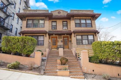 Beach Home For Sale in Staten Island, New York