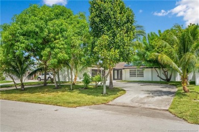 Beach Home For Sale in Palm Beach Gardens, Florida