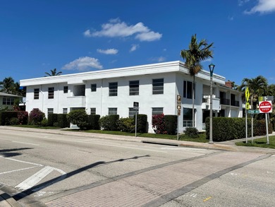 Beach Condo For Sale in Lake Worth, Florida